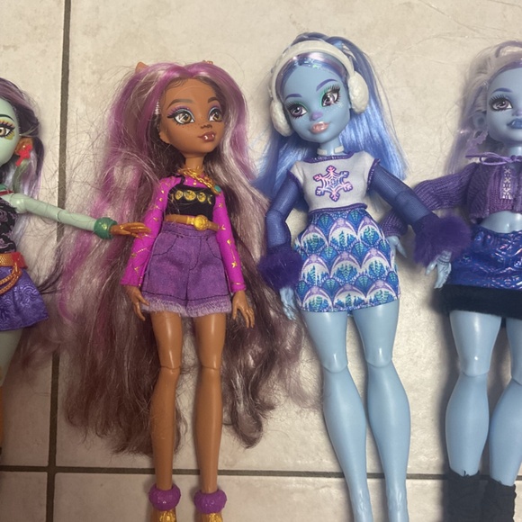 Lot of Monster High G3 Abbey Clawdeen Jennifire - Picture 3 of 4